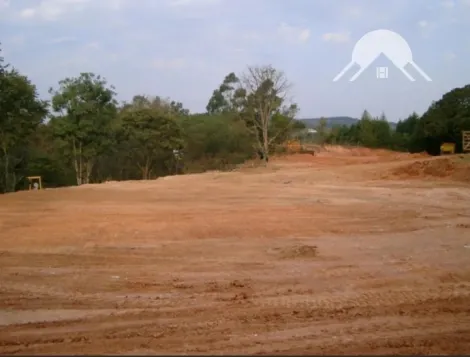 Terreno à venda no Condomínio Rural Colinas do Atibaia, localizado em Sousas.