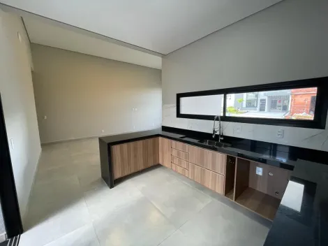 Casa de Condomínio com 3 Quartos e 3 banheiros à Venda no Condomínio Mantova em Indaiatuba - São Paulo.