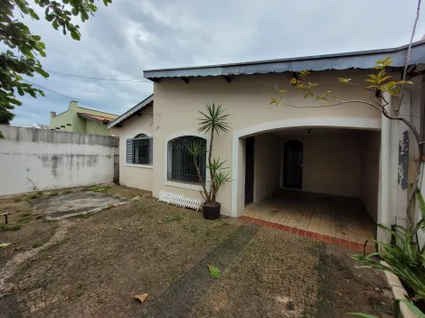 Casa com 2 quartos 1 banheiro 2 vagas para aluguel no Taquaral em Campinas-SP